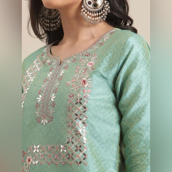 Sea Green Floral Embroidery Kurta Set With Bhaglpuri Silk Dupatta, size XXL - Picture 3 of 9
